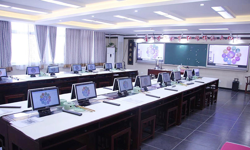 ITATOUCH Custom large touch screen monitor company for education